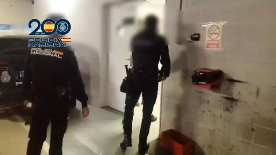 Traslado del detenido a dependencias policiales