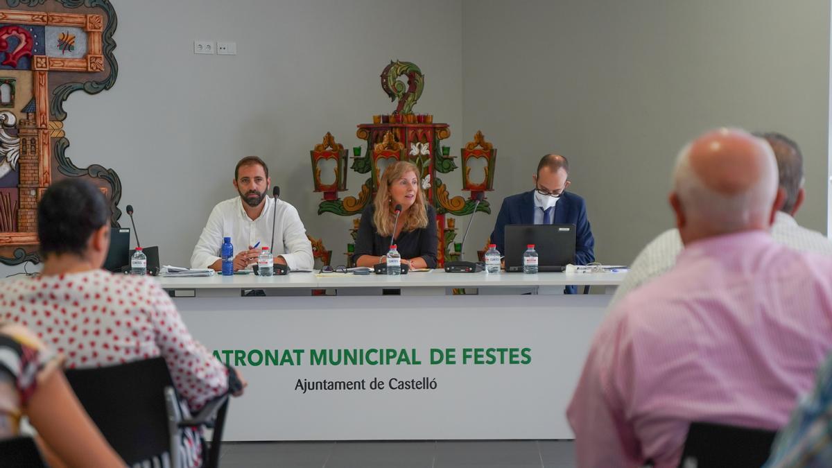 En imagen el concejal de Fiestas, Omar Braina, junto con la alcaldesa de Castelló, Amparo Marco.