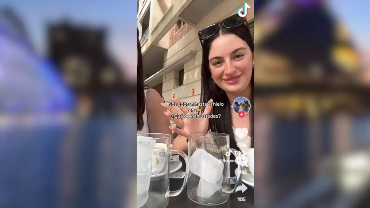 Dos argentinas en el 'foco de las críticas' tras quejarse del café en España: "No puede ser que me cobren el hielo"