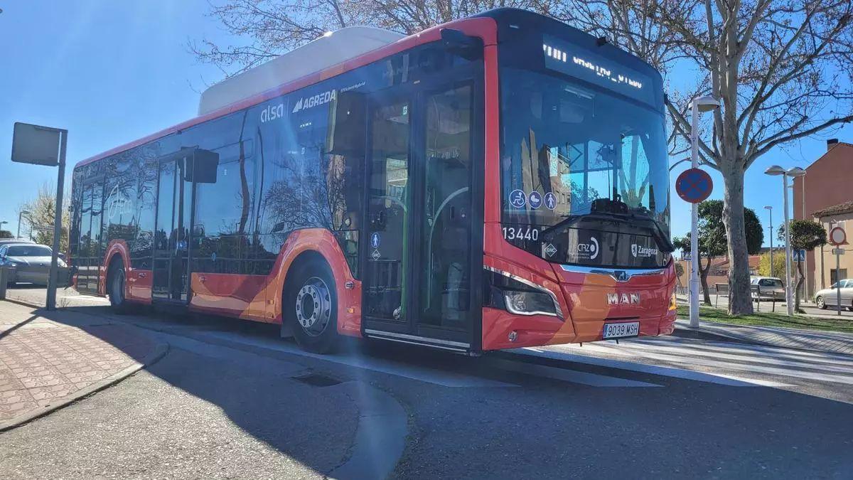 Una autobús de la línea 700.