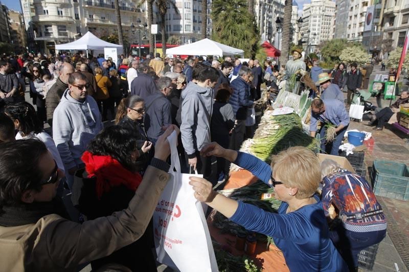 Los productos de proximidad llegan a la ciudad en "De l'horta a la plaça"