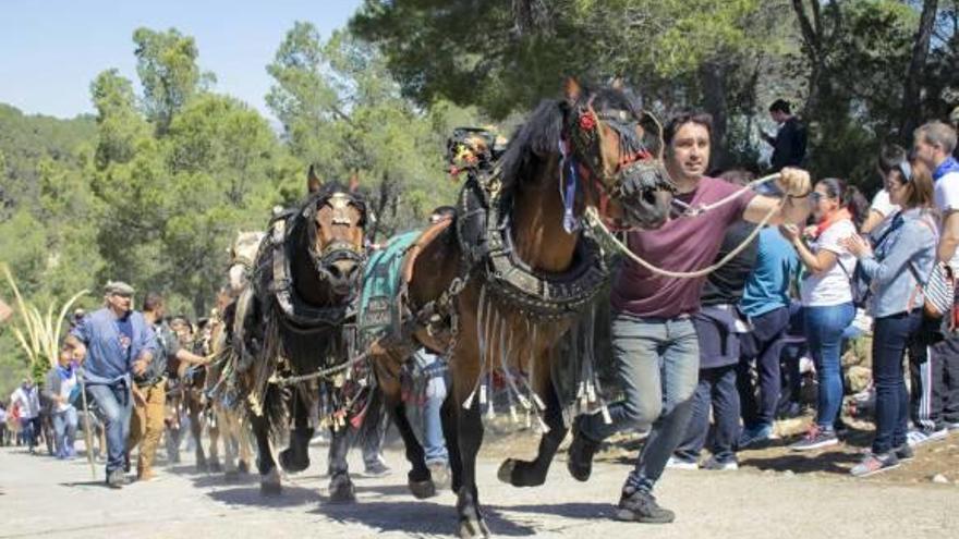 La Llosa de Ranes se prepara para la multitudinaria romería a Santa Anna