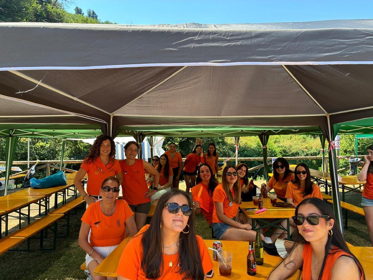 En imágenes: la romería del prao del molín preludia las fiestas del Carmen en Cangas En imágenes: la romería del prao del molín preludia las fiestas del Carmen en Cangas