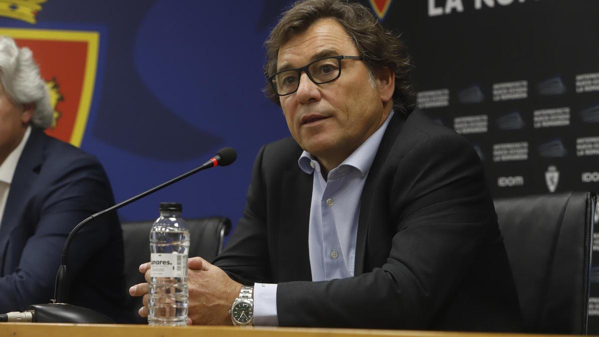 Raúl Sanllehí, durante una rueda de prensa con el Real Zaragoza.