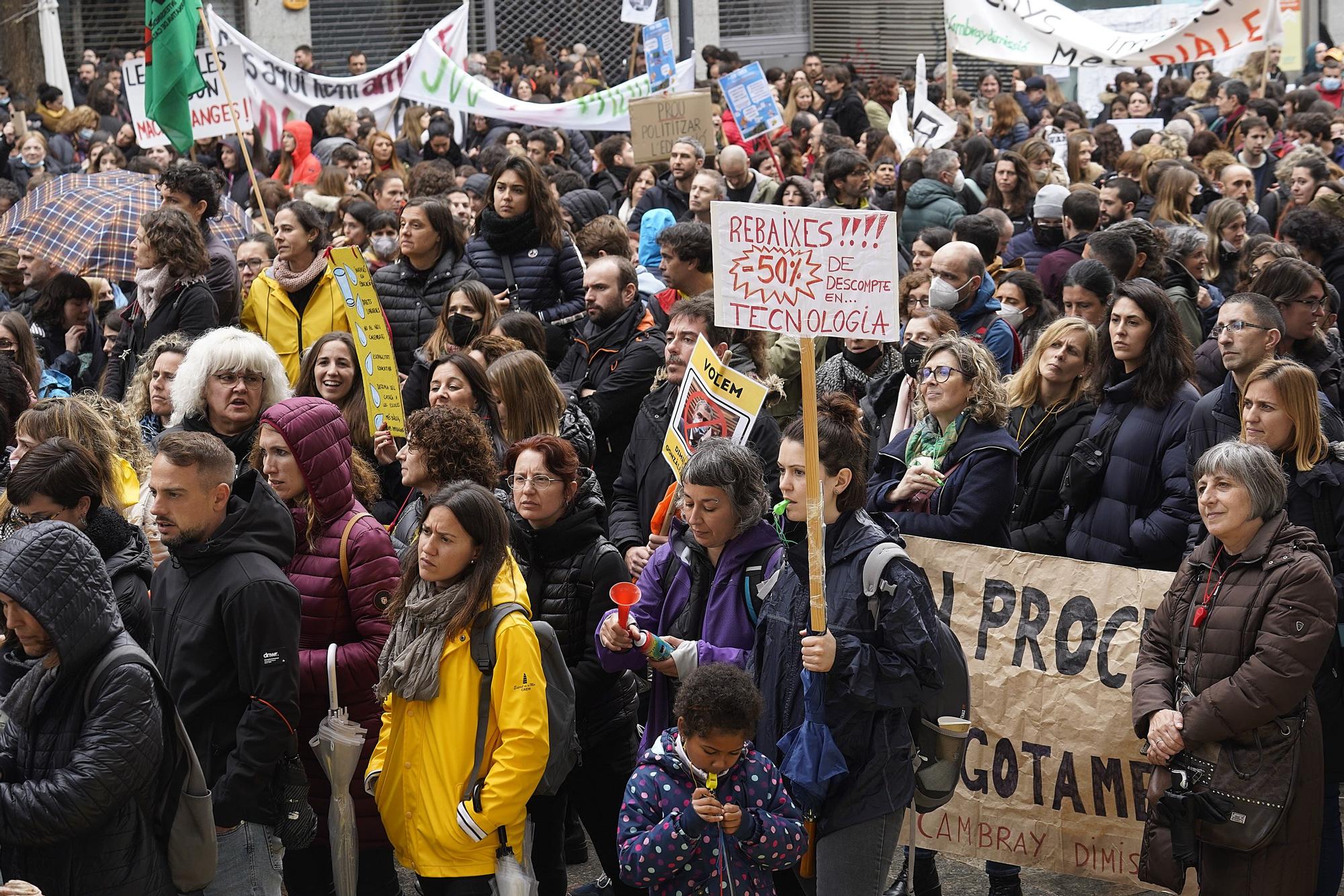 Manifestació del professorat en contra del Departament d'Educació a Girona