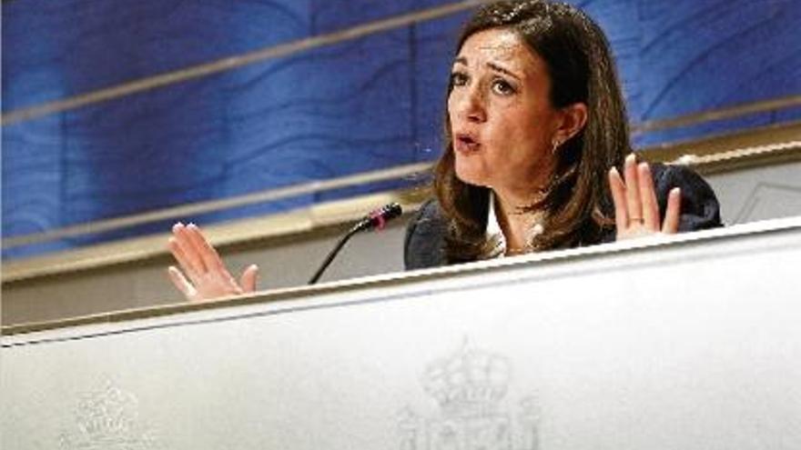 La portaveu del PSOE va preguntar si els diputats amb sous del PP van tributar pels mateixos.