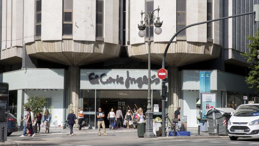 Edificio de El Corte Inglés en la calle Colón de València