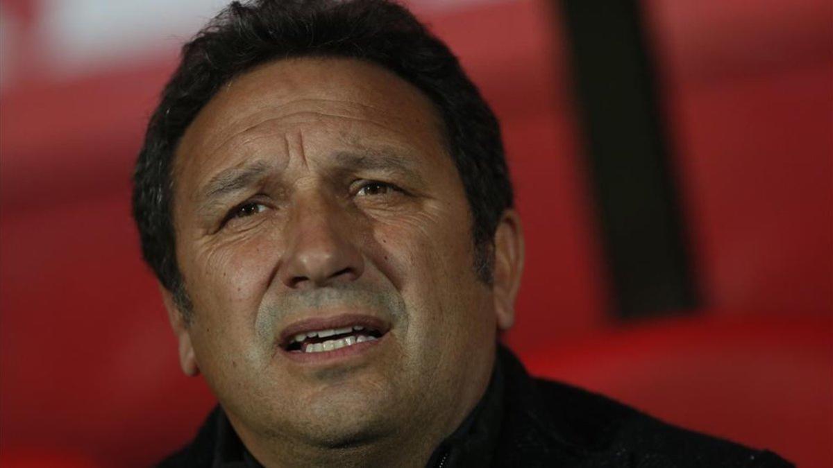 xortunogirona s spanish coach eusebio sacristan attends t190209225800