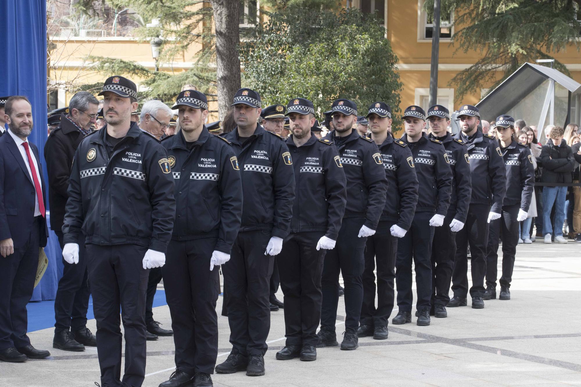 Entrega de despachos a la 53 promoción de la Policía Local de València