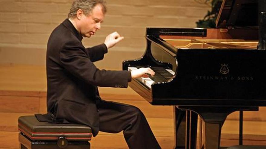 András Schiff durante un concierto.