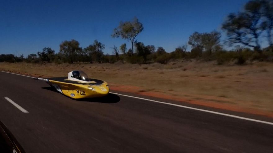 Así son los coches solares que compiten en carreras en Australia