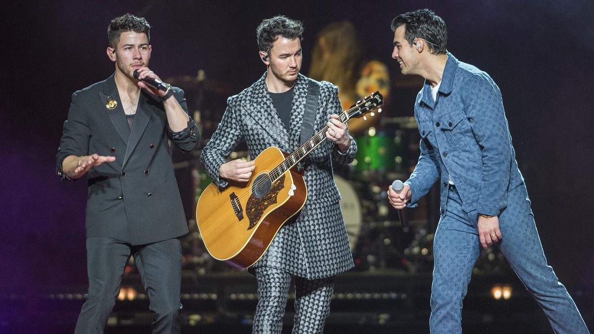 Los Jonas Brothers en el concierto del 'Happiness Begins Tour' en el Palau Sant Jordi