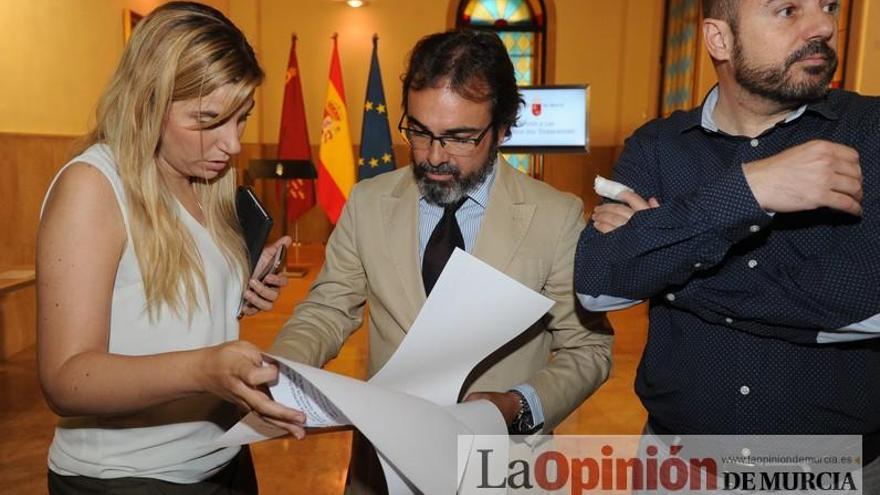 Murcia, primera comunidad en entregar tarjetas identificativas a las víctimas del terrorismo que dan descuentos y prestaciones