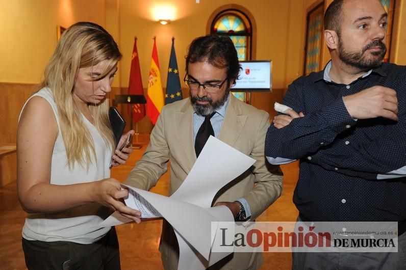 Murcia, primera comunidad en entregar tarjetas identificativas a las víctimas del terrorismo que dan descuentos y prestaciones