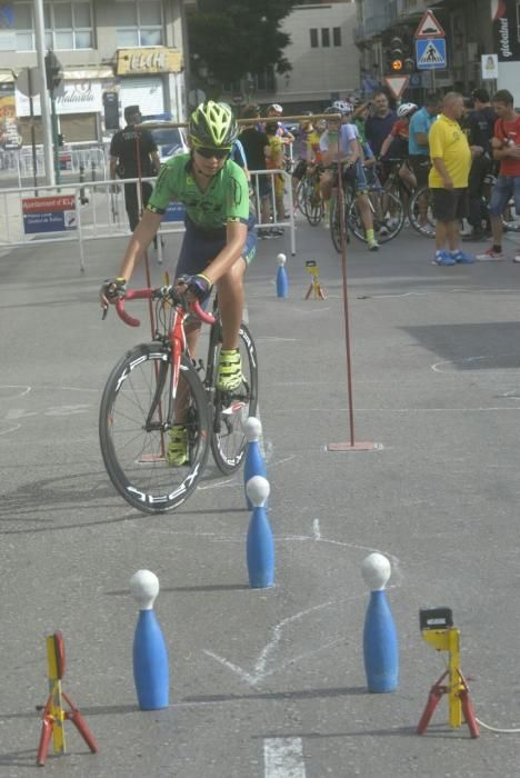 Las medallas que se entregaron a los ciclistas han sido elaboradas de manera artesanal por la ceramista Sol Pérez.