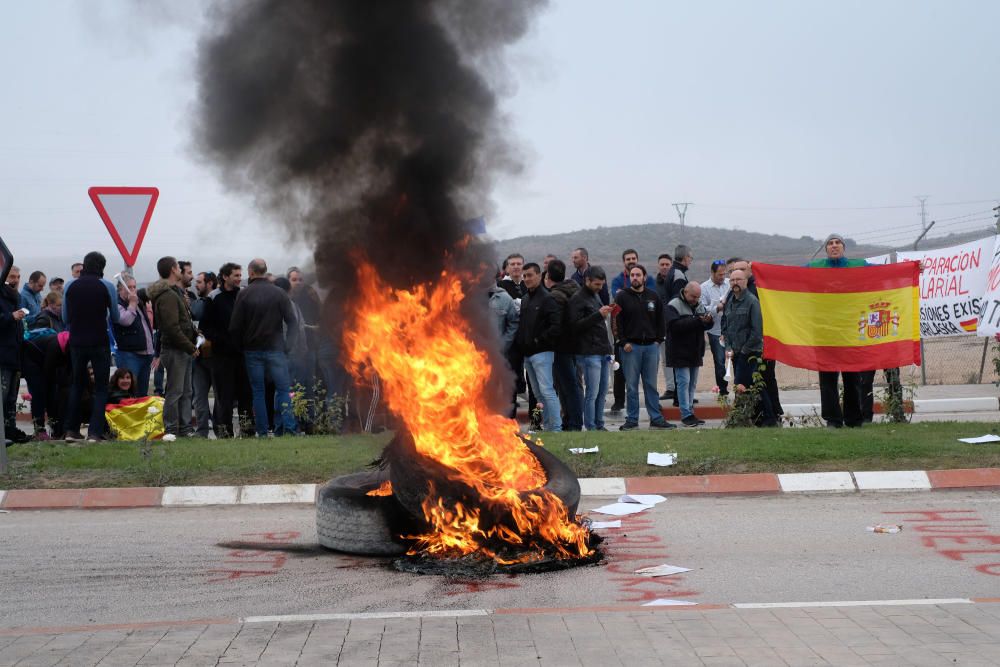 Protesta de los funcionarios de prisiones en la cárcel de Villena