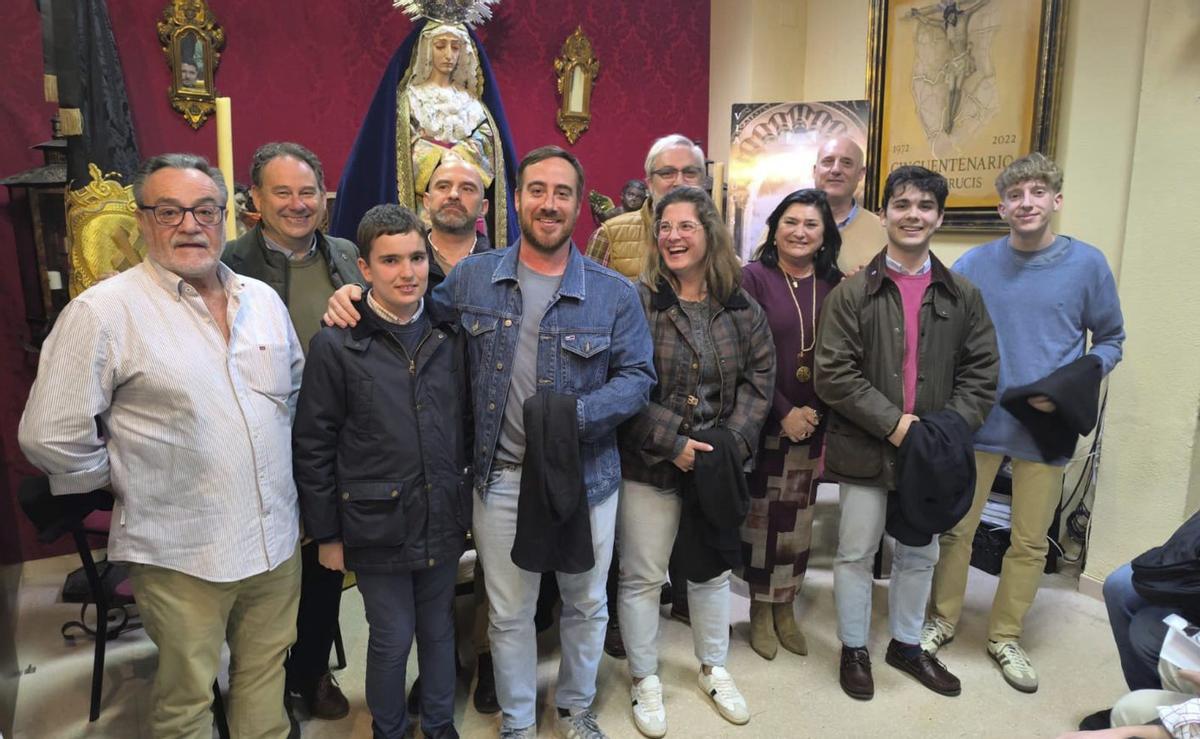 El Vía Crucis designa a los hermanos que portarán al Cristo el Lunes Santo.