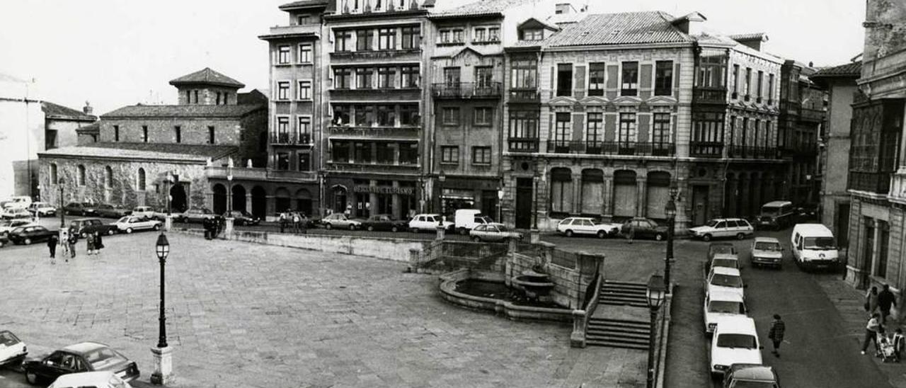 Un cuarto de siglo a pie por el Antiguo