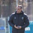 José Luis Oltra da instrucciones durante un entrenamiento.