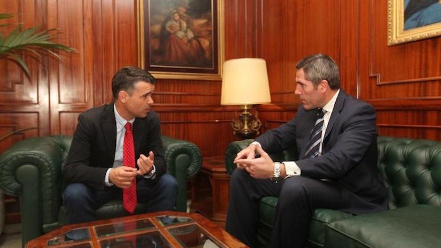 José Bernal y Juan Carlos Maldonado, durante el encuentro celebrado ayer en Marbella.