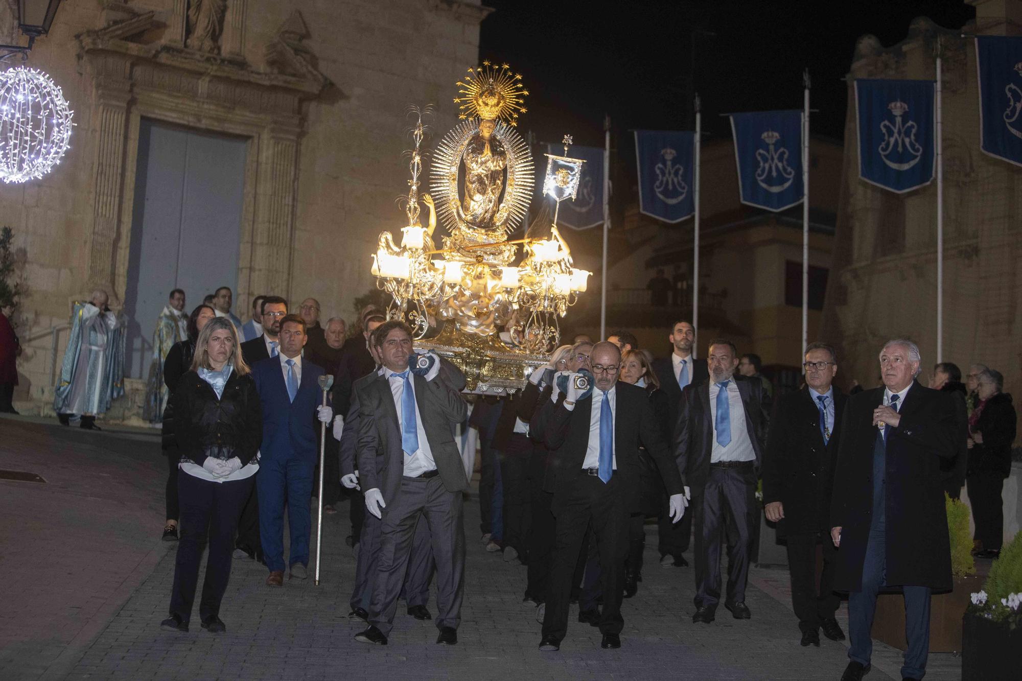 Ontinyent se vuelca con la tradiconal procesión de la Puríssima