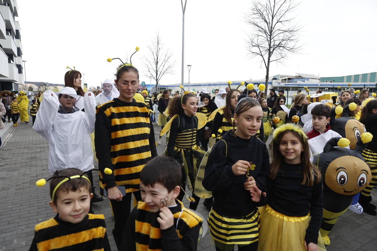 El desfile del Antroxu en la zona oeste de Gijón, en imágenes