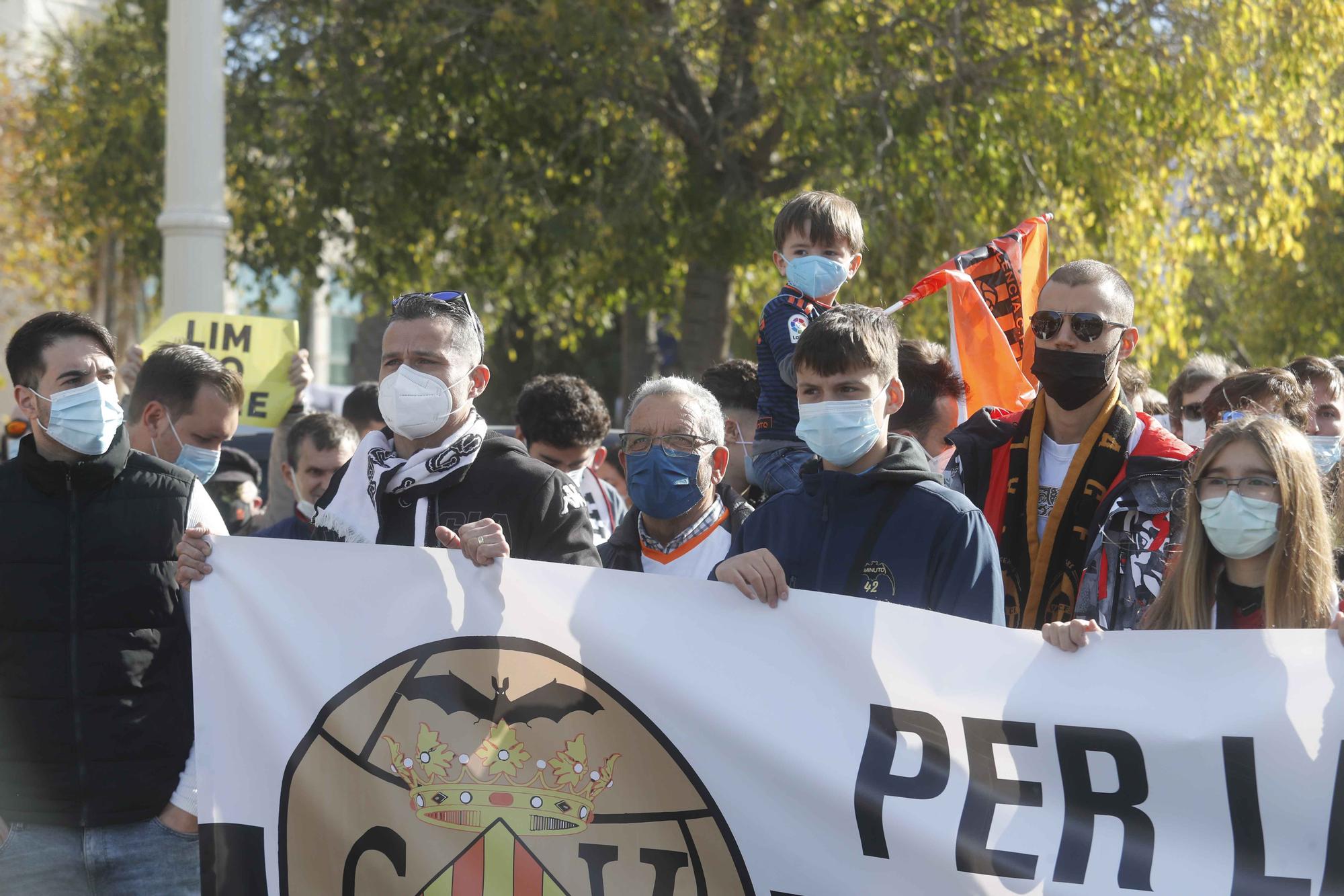 La manifestación valencianista contra Peter Lim (primera parte)