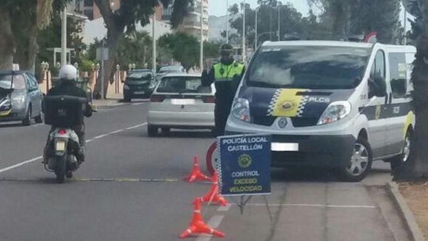 La Policía Local controla a casi 1.300 vehículos en una campaña de velocidad