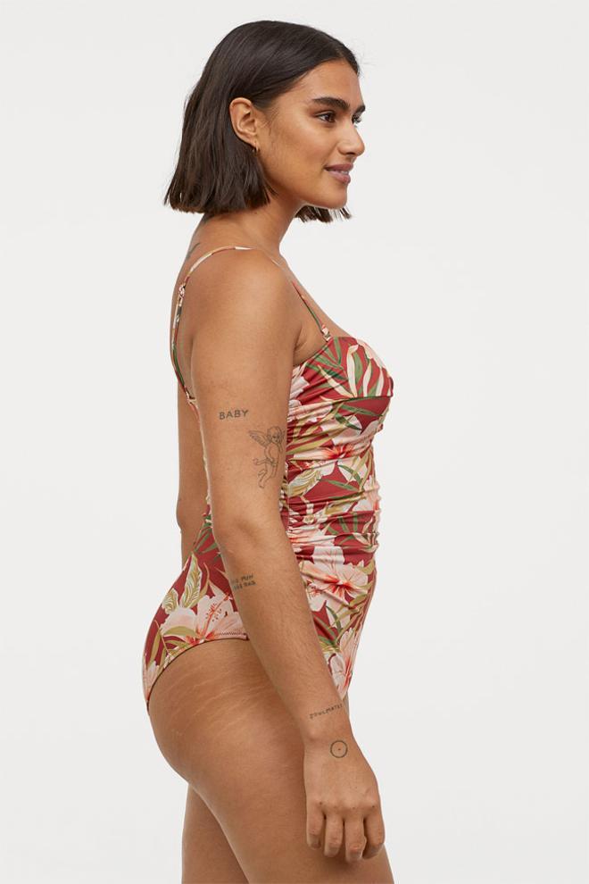La modelo de H&M con estrías y un cuerpo normal en bañador