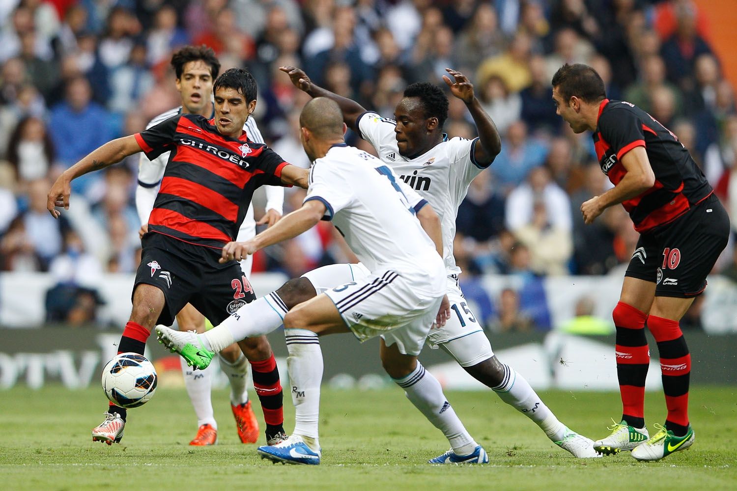 Así fueron las otras camisetas del Celta que utilizaron el negro