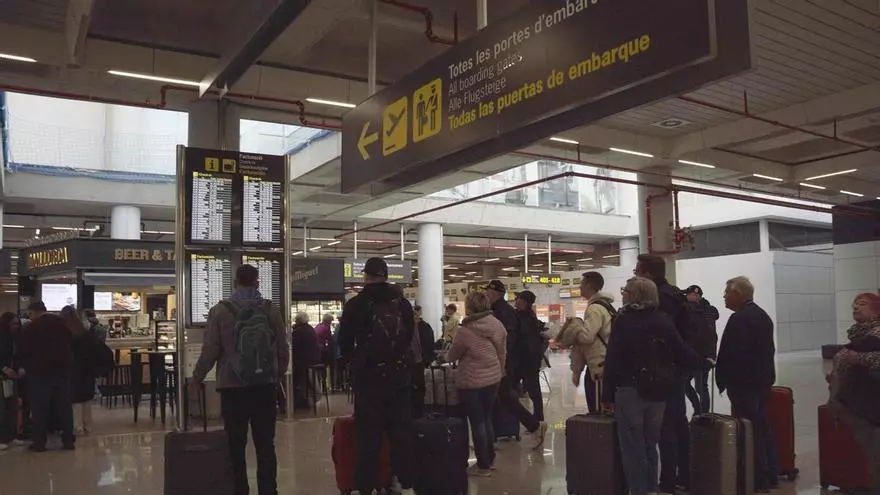 VÍDEO | El aeropuerto de Palma sufre retrasos en varios vuelos en el inicio de la huelga de 'handling'
