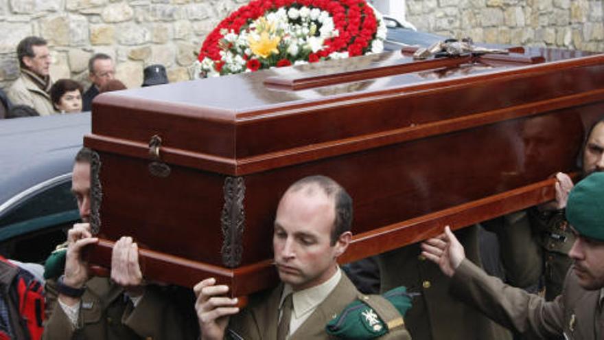 Funeral en Lavandera por el soldado asesinado Iván Castiello.