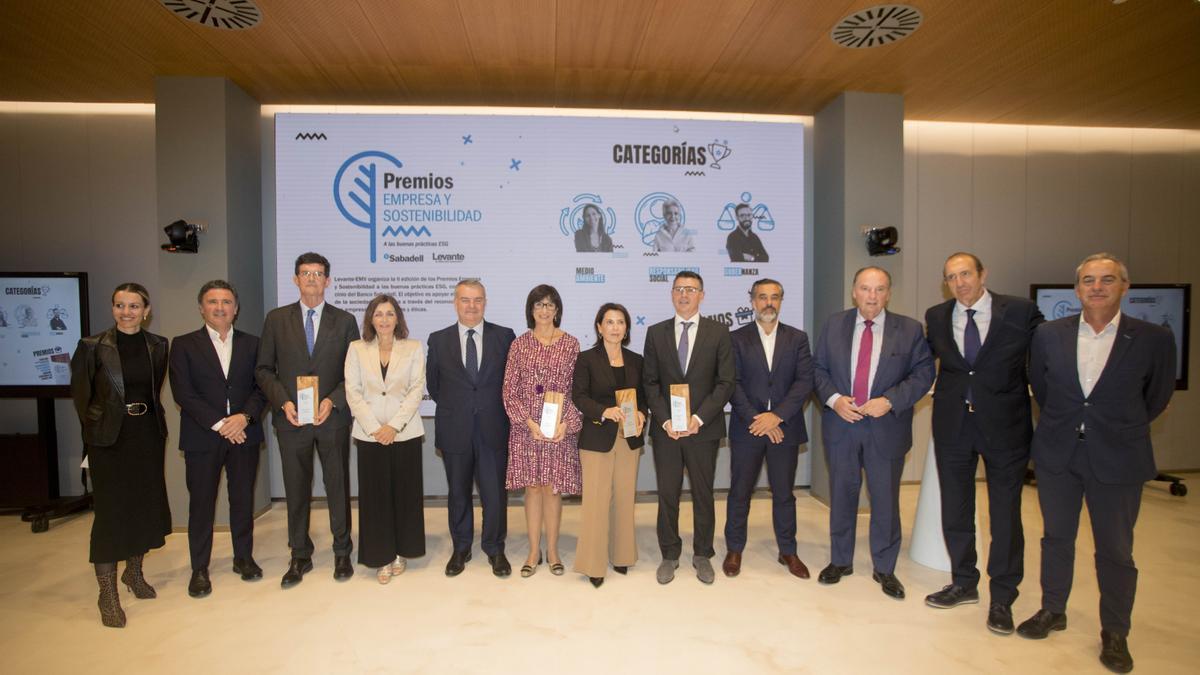 GANADORES PREMIOS EMPRESA Y SOSTENIBILIDAD | El certamen que reconoce a las  mejores empresas de Valencia entrega sus premios en el Hub Empresa de Banco  Sabadell