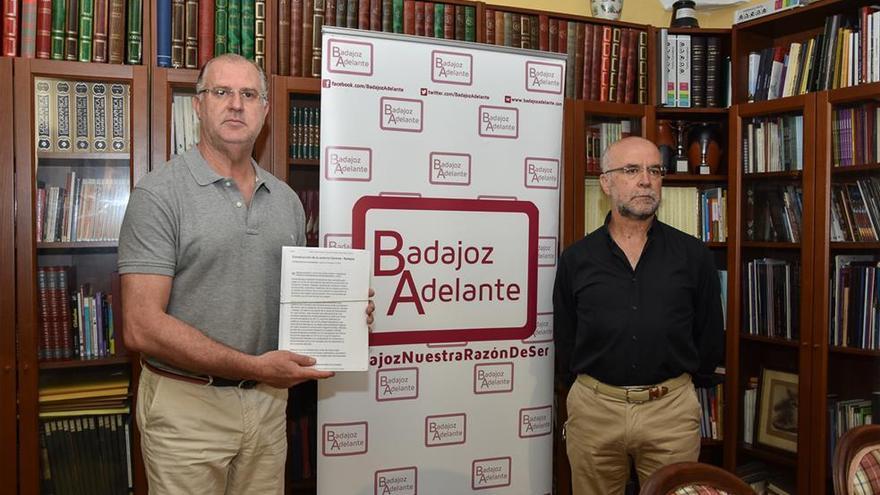 Recogen 10.045 firmas a favor de la autovía Cáceres-Badajoz