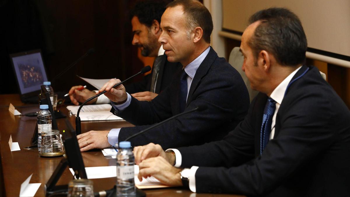 El presidente, Christian Lapetra, durante una Junta General de Accionistas del Zaragoza.