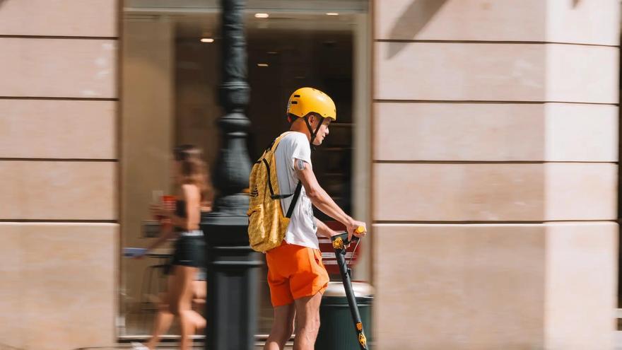 Elda y Petrer buscan aprobar una ordenanza conjunta sobre el uso de los patinetes eléctricos