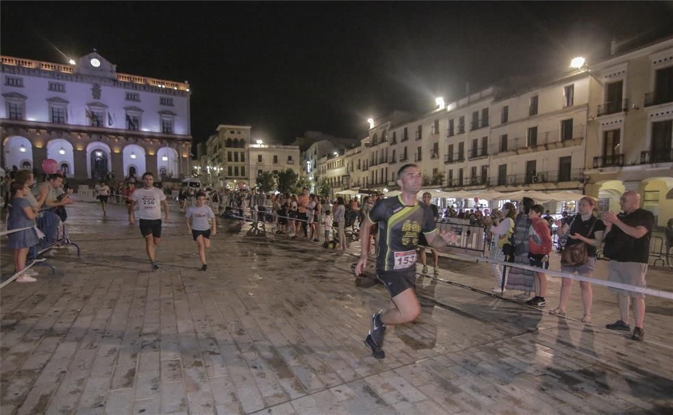 Carrera intramuros 95 aniversario de el Periódico Extremadura