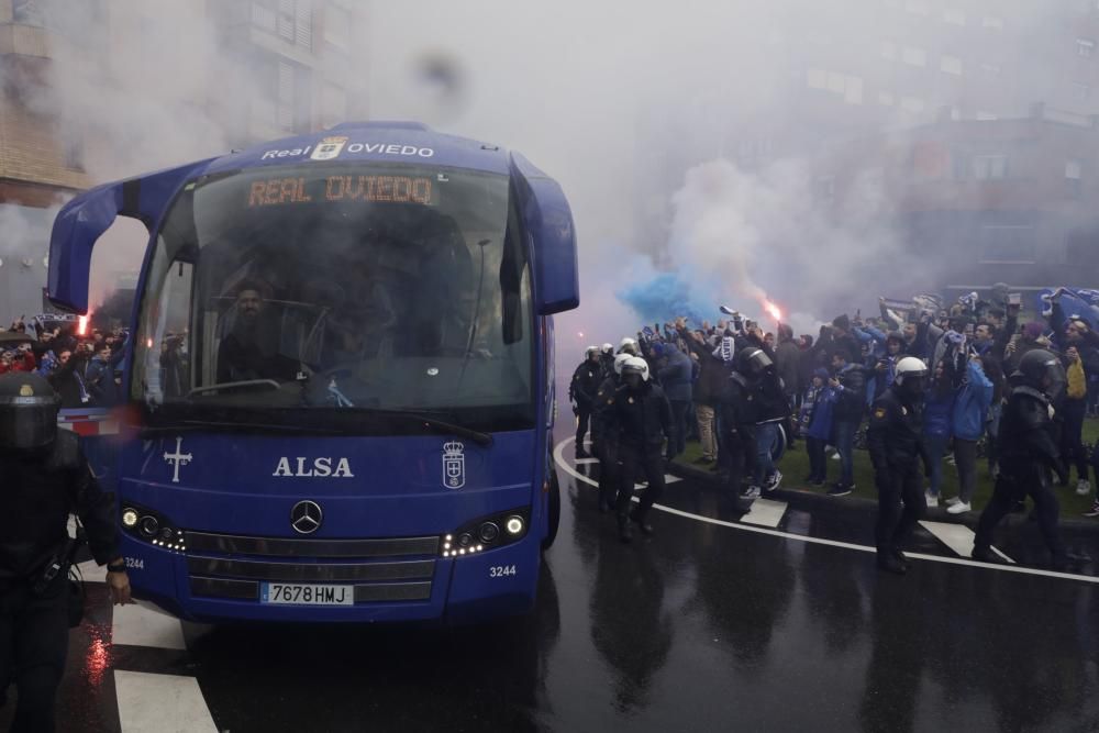 Llegada del Real Oviedo al Tartiere