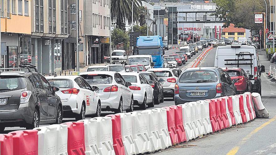 Zona en obras con retenciones en Sol y Mar, en verano. | Víctor Echave