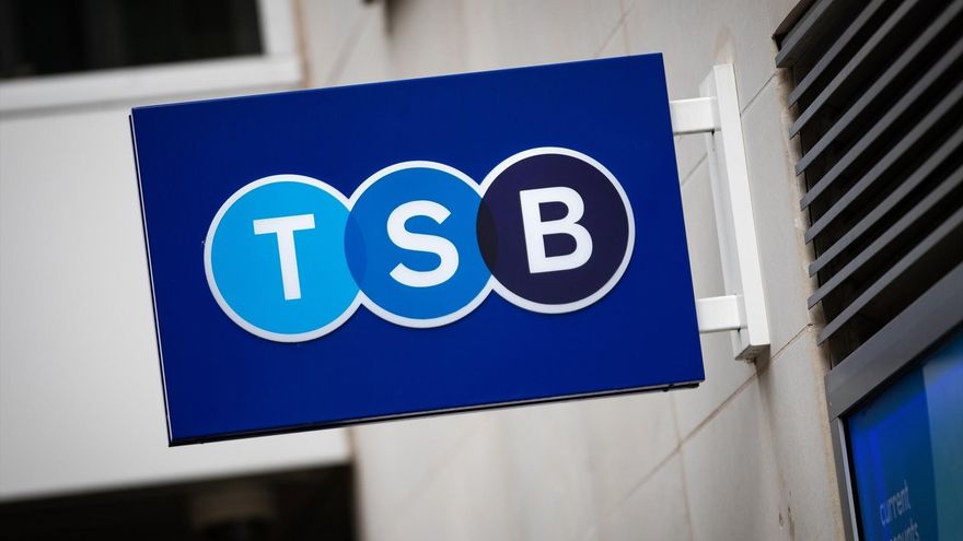 El Santander ofrece 2.700 millones al Sabadell para hacerse con TSB, según Reuters