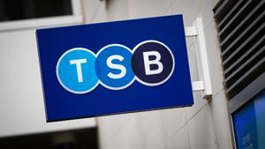 El Santander ofereix 2.700 milions al Sabadell per aconseguir TSB, segons Reuters