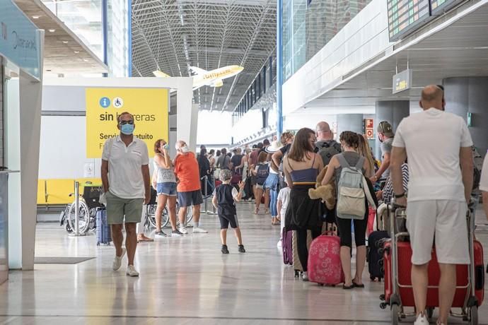 Llegada de un vuelo de TUI a Fuerteventura