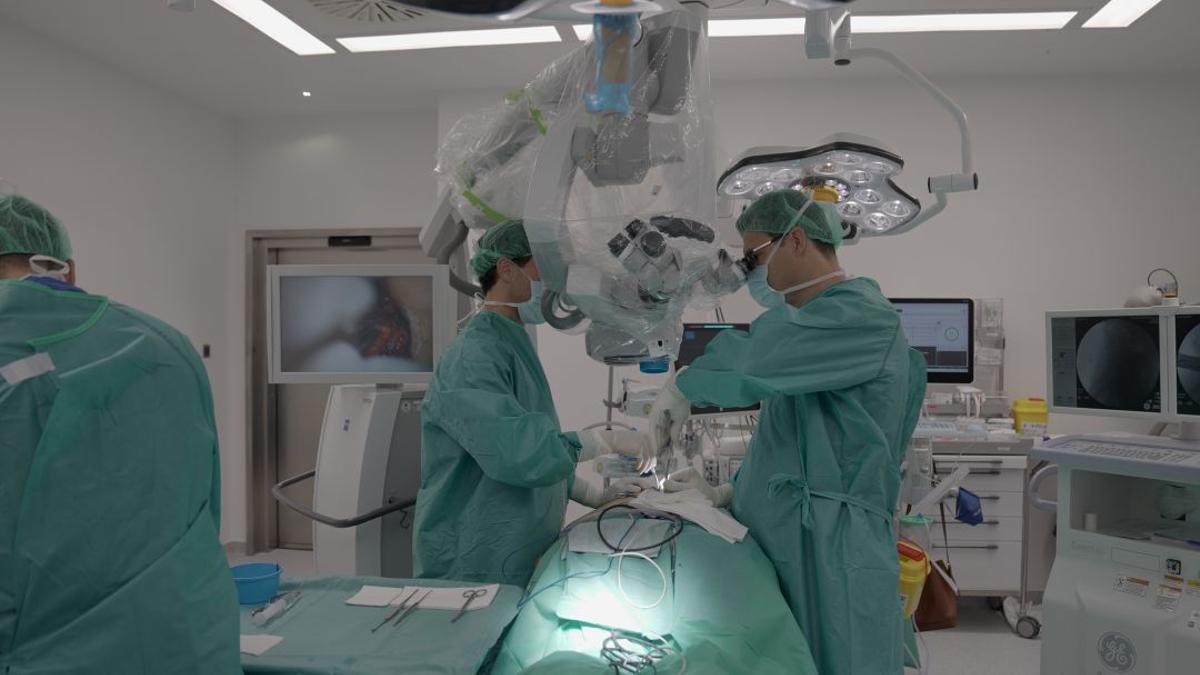 La mejoras comprenden quirófanos inteligentes, un microscopio puntero y un neuronavegador de vanguardia