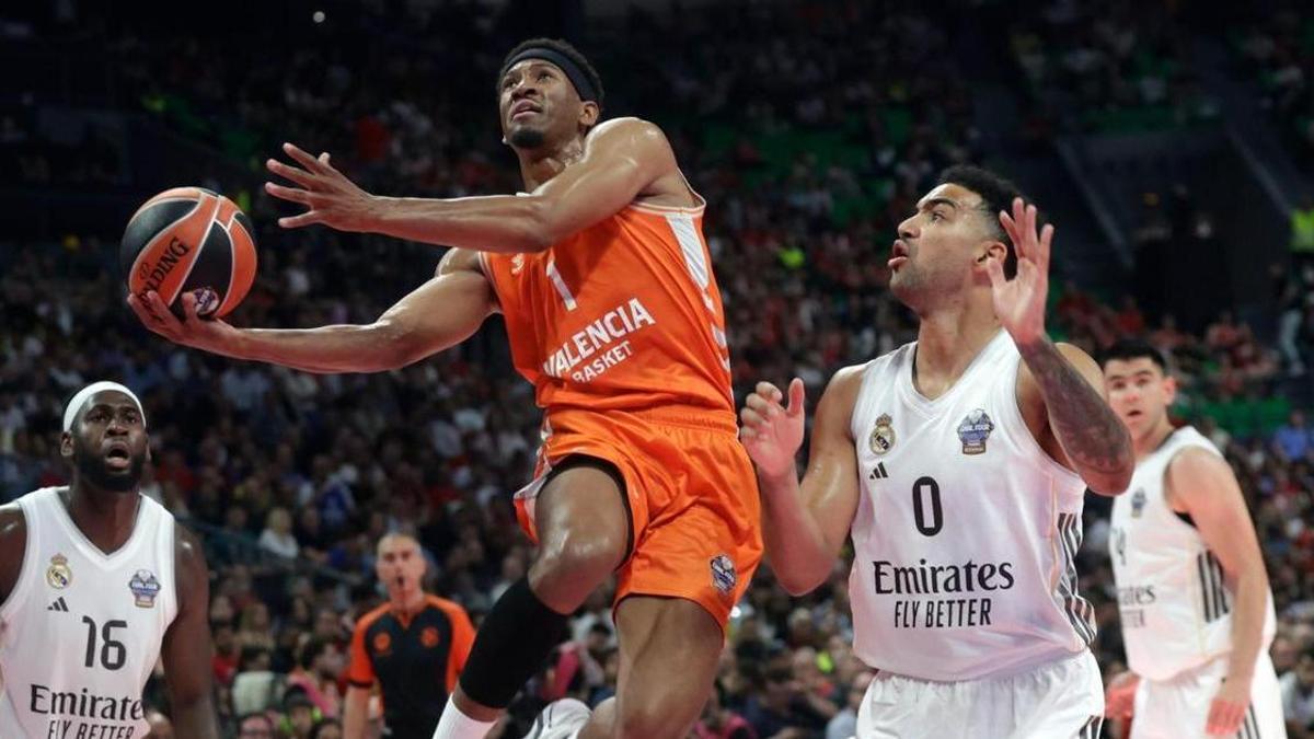 Euforia en la afición taronja tras el pase a la Final Four de la Euroliga