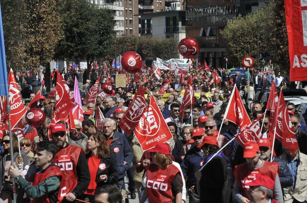 1 de mayo: Miles de personas se manifiestan en Asturias para reivindicar mejoras laborales