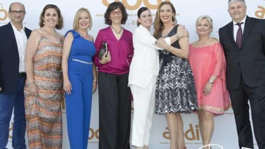 José Luis Ferre, Irene Ortega, Pilar Perete, Marina Mira, Neus Sanz, Paloma Arroyo, Elvira San Juan y Juan Antonio Amat, en la última gala de AODI.