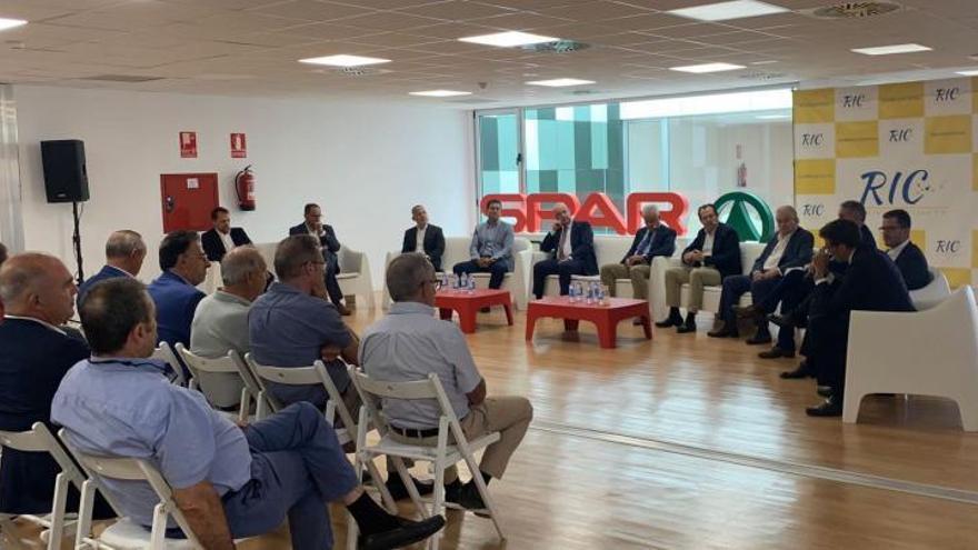 Coloquio de ‘RIC Private Equity’ en la sede de Spar Gran Canaria, ayer. | | LP/DLP