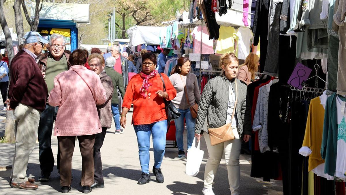 Mercado ambulante de la Ciutat Cooperativa de Sant Boi