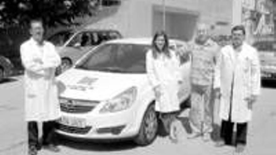 El centro de salud recibe un Opel Corsa