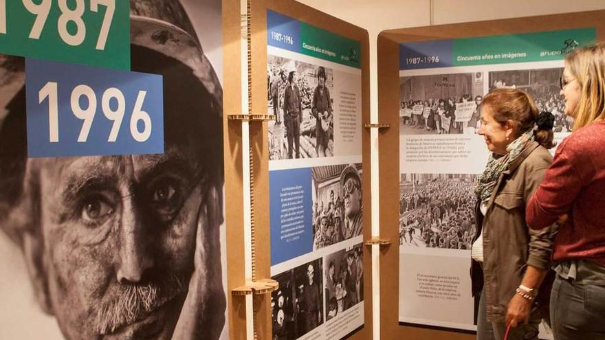 La exposición de los 50 años de Hunosa recala en Pola de Laviana